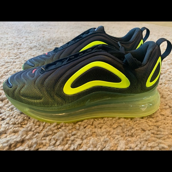 Nike Air Max 720 GS
Youth Sz 5 'Black/Volt'